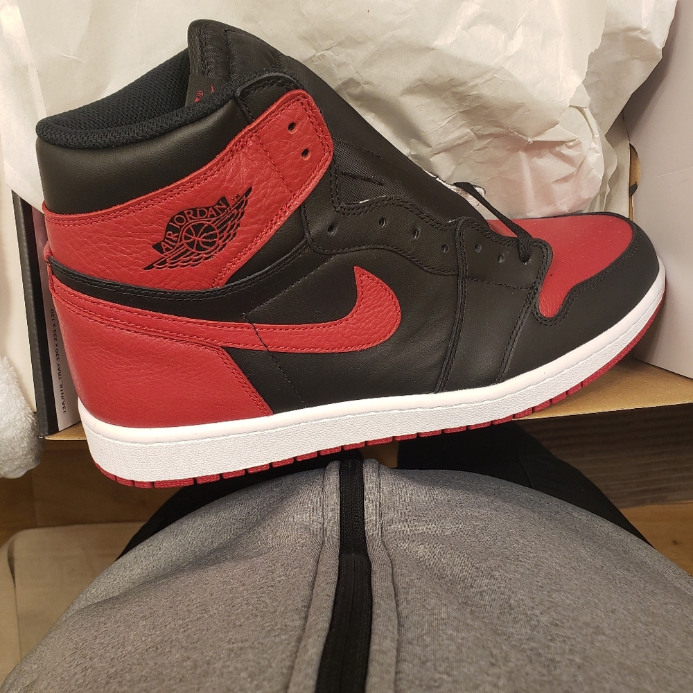 Air Jordan 1 Retro High OG (Black/varsity-Red-White)